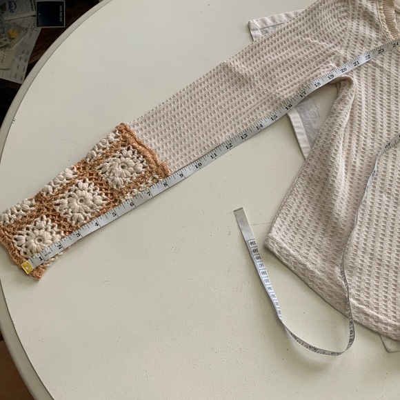 Free People Thermal Long Sleeve Granny Square Crochet Cuffs Top Size XS - Picture 13 of 16
